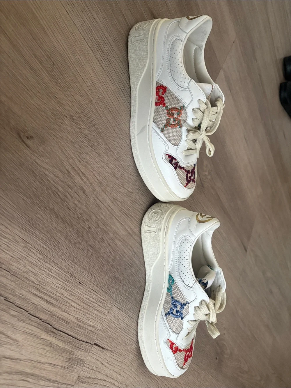 Gucci lace up